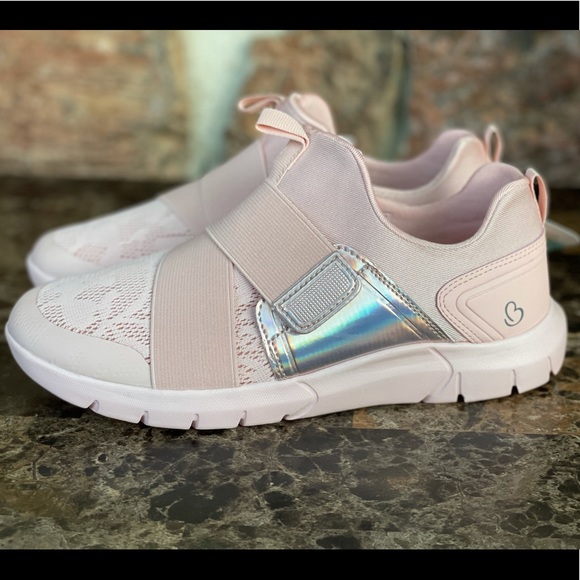 NEW Baretraps Girls' Sloane Athletic Sneakers - Picture 3 of 16